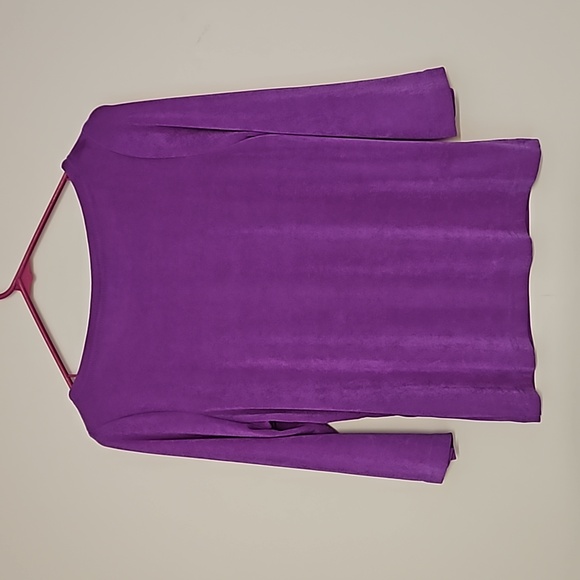 Rikki J. New York purple Med. slinky shimmery top casual EUC - Picture 4 of 7